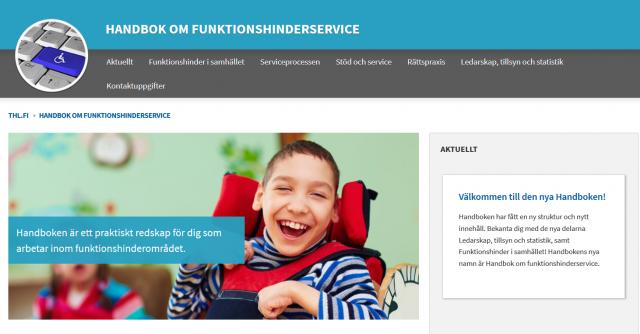 Skärmdump från handbokens webbplats. På bild glad pojke med funktionsnedsättning och texten Handboken är ett praktiskt redskap för dig som arbetar inom funktionshinderområdet. 